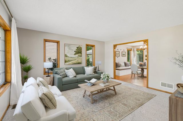 5027 Forest Glen Court, Savage, MN 55378