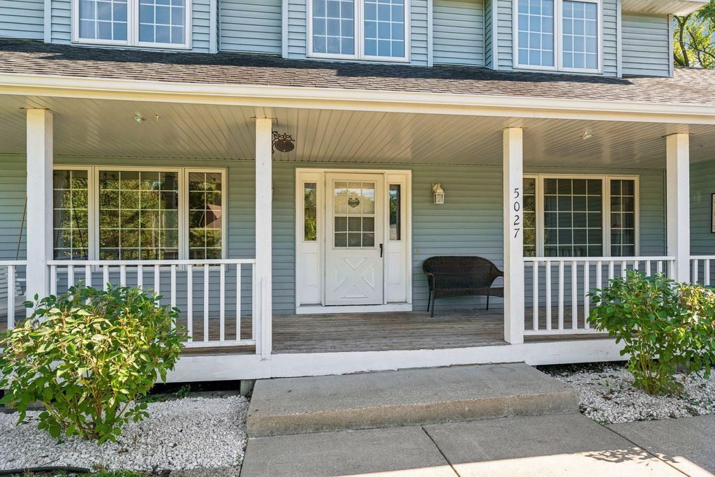 5027 Forest Glen Court, Savage, MN 55378 — photo 2