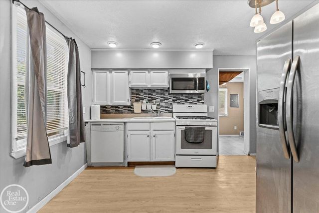 3547 Alvina Avenue, Warren, MI 48091