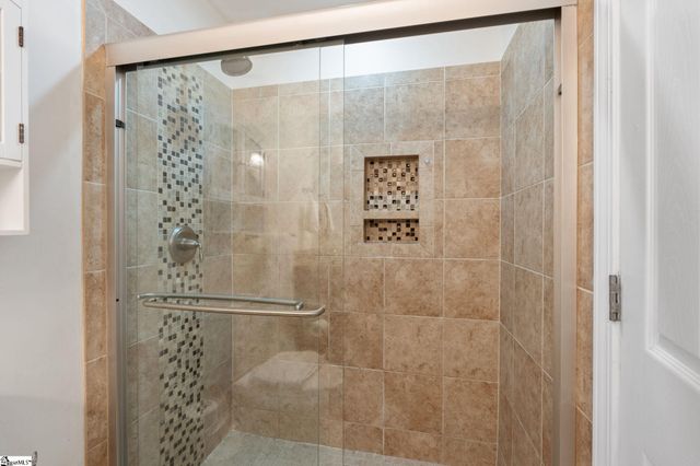 1031 Summit Drive, Greenville, SC 29609