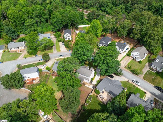 1031 Summit Drive, Greenville, SC 29609