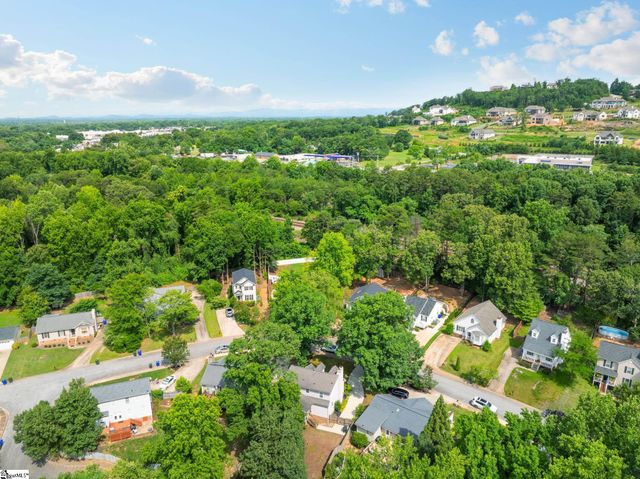1031 Summit Drive, Greenville, SC 29609