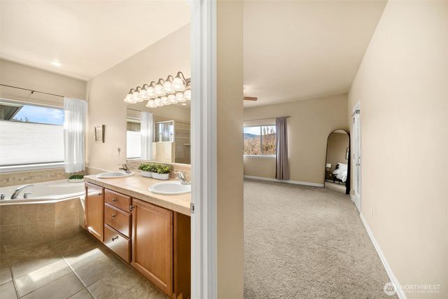 1992 Stoneridge Drive, East Wenatchee, WA 98802