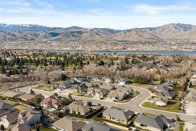 1992 Stoneridge Drive, East Wenatchee, WA 98802