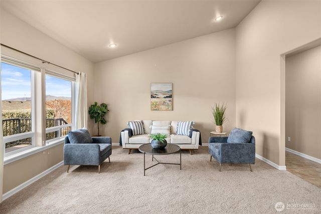 1992 Stoneridge Drive, East Wenatchee, WA 98802