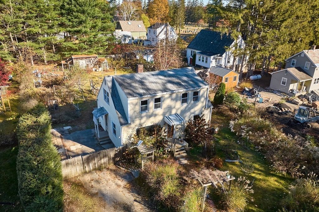 5 Lownds Ave, Easthampton, MA 01027
