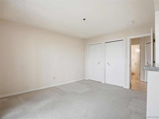 37530 Jefferson Avenue, Harrison Twp, MI 48045