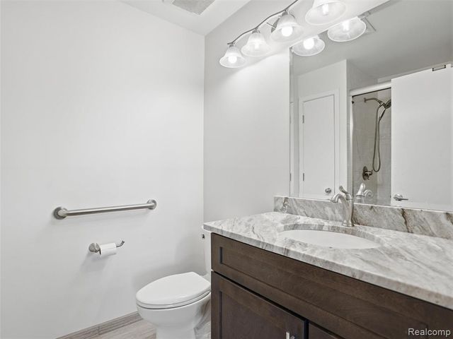 37530 Jefferson Avenue, Harrison Twp, MI 48045