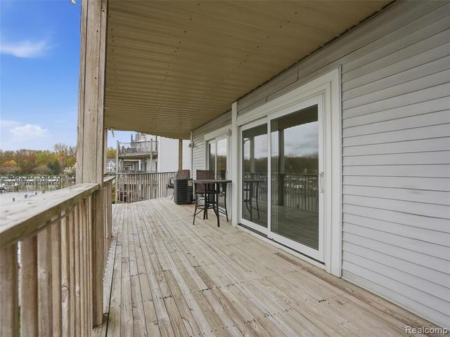 37530 Jefferson Avenue, Harrison Twp, MI 48045