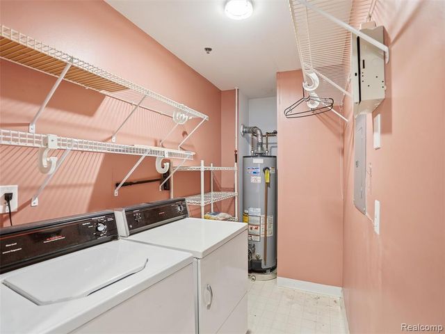 37530 Jefferson Avenue, Harrison Twp, MI 48045