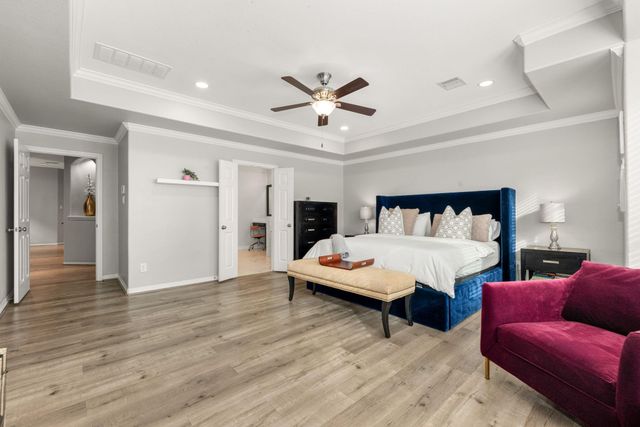 2833 Shadow Woods Court, Houston, TX 77043