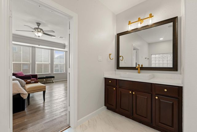 2833 Shadow Woods Court, Houston, TX 77043