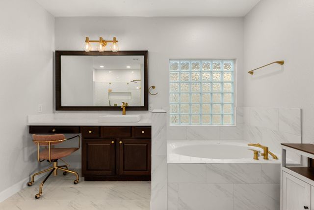 2833 Shadow Woods Court, Houston, TX 77043