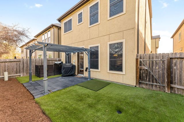 2833 Shadow Woods Court, Houston, TX 77043