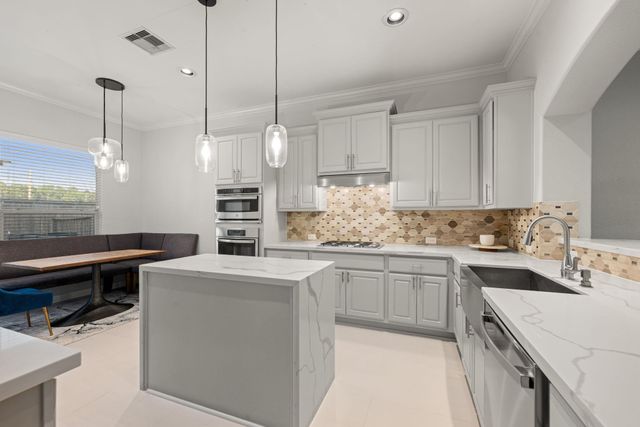 2833 Shadow Woods Court, Houston, TX 77043