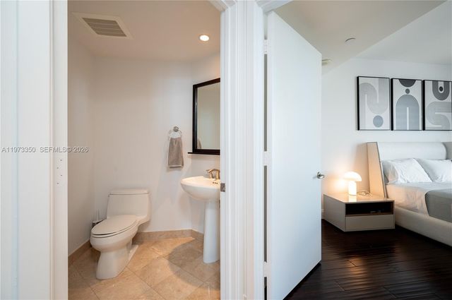 1331 Brickell Bay Dr 1801, Miami, FL 33131