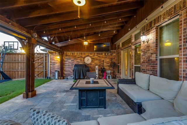720 Four Stones Boulevard, Lewisville, TX 75056