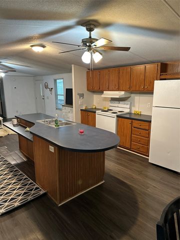 1250 N Belknap Street, Stephenville, TX 76401