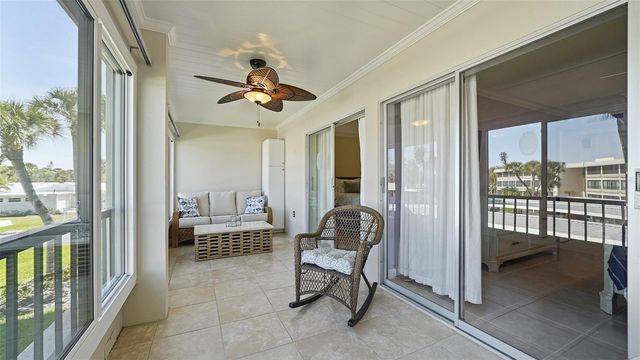 199 WHISPERING SANDS DRIVE 204, Sarasota, FL 34242