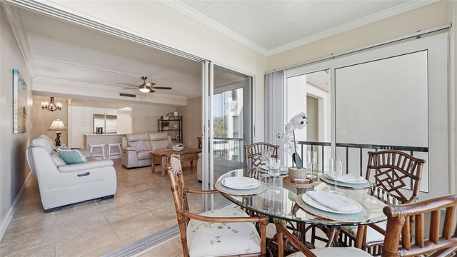 199 WHISPERING SANDS DRIVE 204, Sarasota, FL 34242
