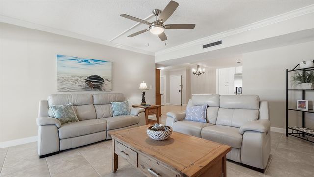 199 WHISPERING SANDS DRIVE 204, Sarasota, FL 34242