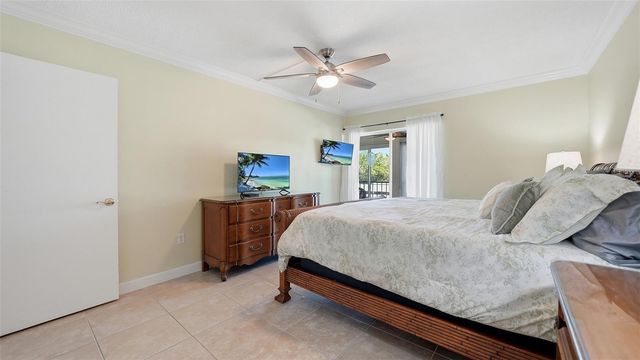 199 WHISPERING SANDS DRIVE 204, Sarasota, FL 34242