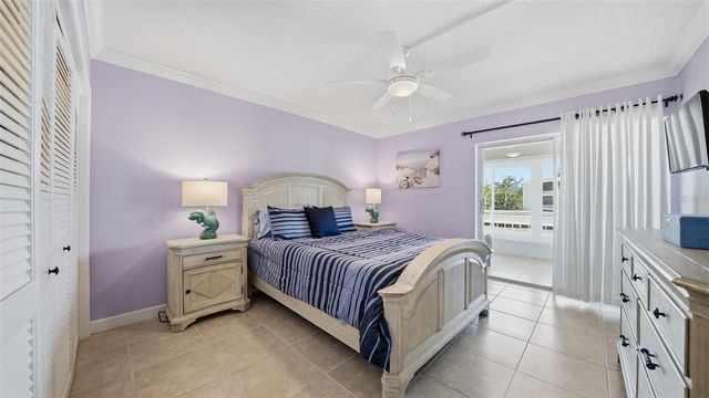 199 WHISPERING SANDS DRIVE 204, Sarasota, FL 34242
