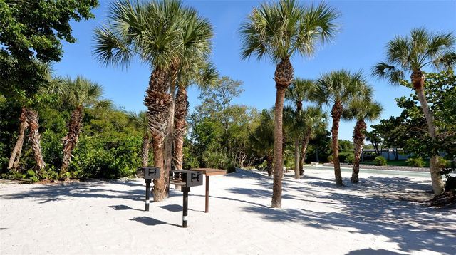 199 WHISPERING SANDS DRIVE 204, Sarasota, FL 34242