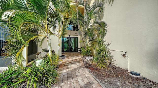 199 WHISPERING SANDS DRIVE 204, Sarasota, FL 34242