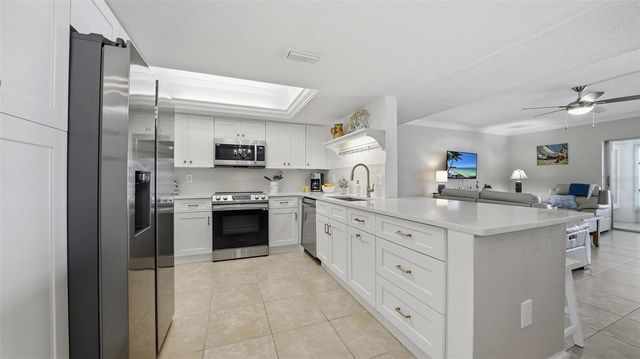 199 WHISPERING SANDS DRIVE 204, Sarasota, FL 34242