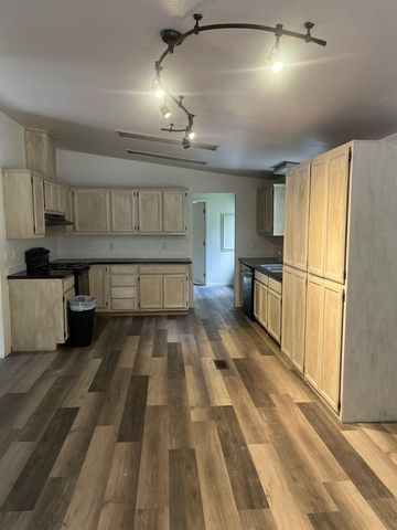 4087 Hesseltine Rd, Valley, WA 99181