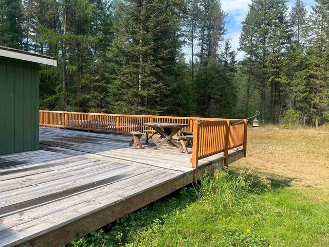 4087 Hesseltine Rd, Valley, WA 99181