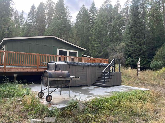4087 Hesseltine Rd, Valley, WA 99181