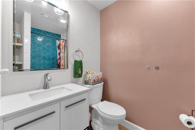 811 N 30th Street, Rogers, AR 72756