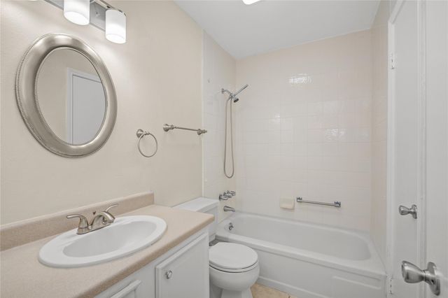 11540 Chimney Rock Road 117, Houston, TX 77035