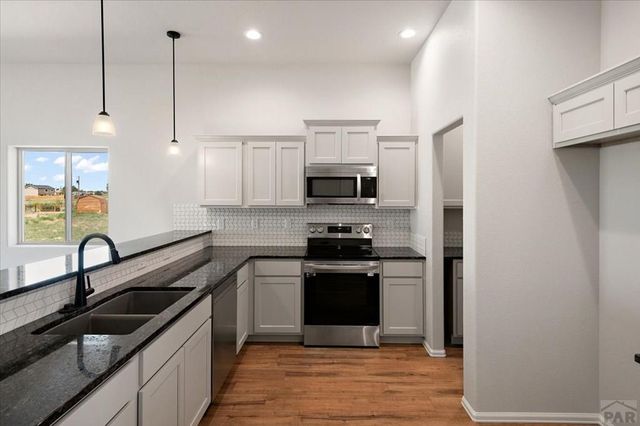 550 E Chaunsey Dr, Pueblo West, CO 81007