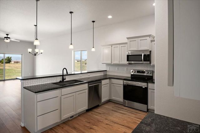 550 E Chaunsey Dr, Pueblo West, CO 81007