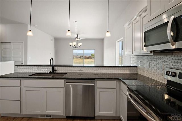 550 E Chaunsey Dr, Pueblo West, CO 81007