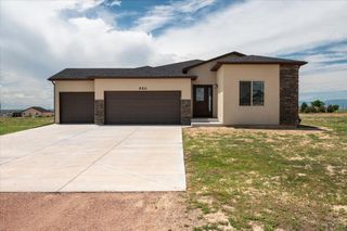 550 E Chaunsey Dr, Pueblo West, CO 81007