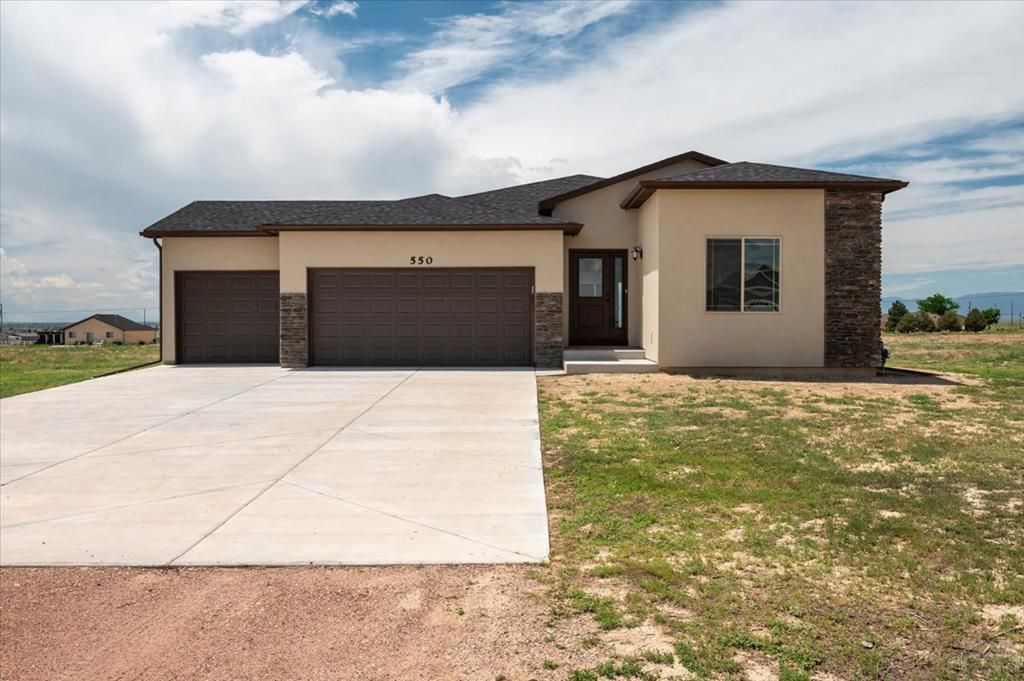 550 E Chaunsey Dr, Pueblo West, CO 81007