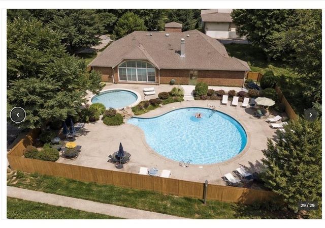 9604 Nieman Place, Overland Park, KS 66214