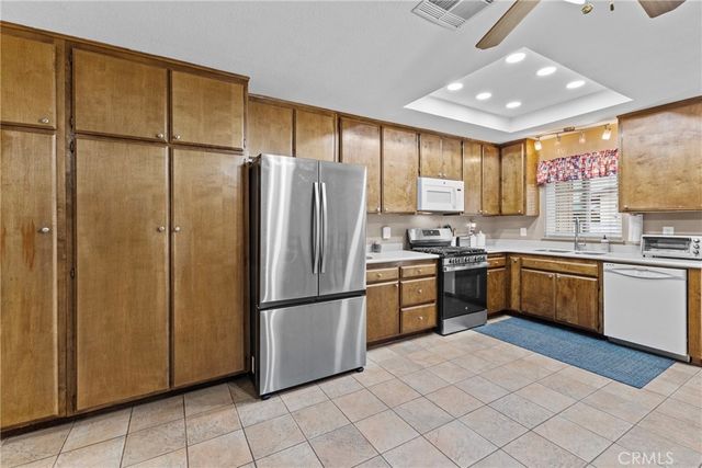 2761 Redlands, Perris, CA 92571