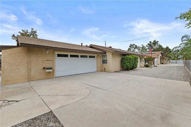 2761 Redlands, Perris, CA 92571