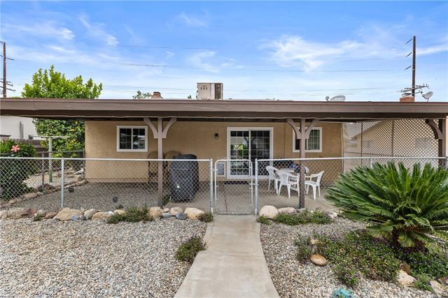 2761 Redlands, Perris, CA 92571