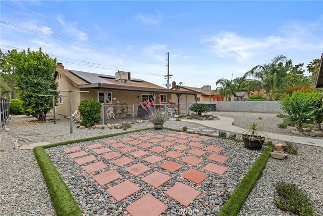 2761 Redlands, Perris, CA 92571