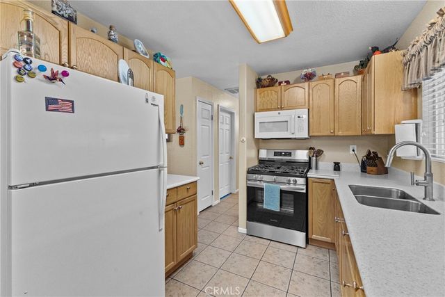 2761 Redlands, Perris, CA 92571