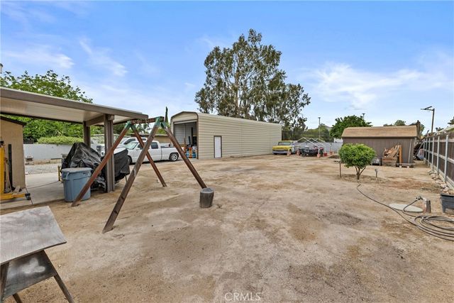 2761 Redlands, Perris, CA 92571