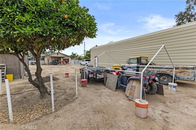 2761 Redlands, Perris, CA 92571