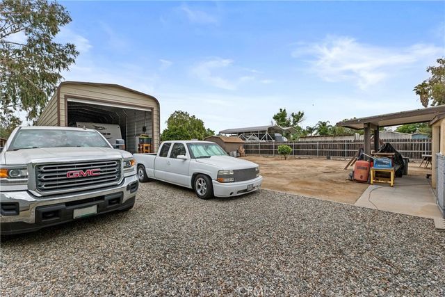 2761 Redlands, Perris, CA 92571