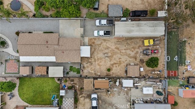 2761 Redlands, Perris, CA 92571